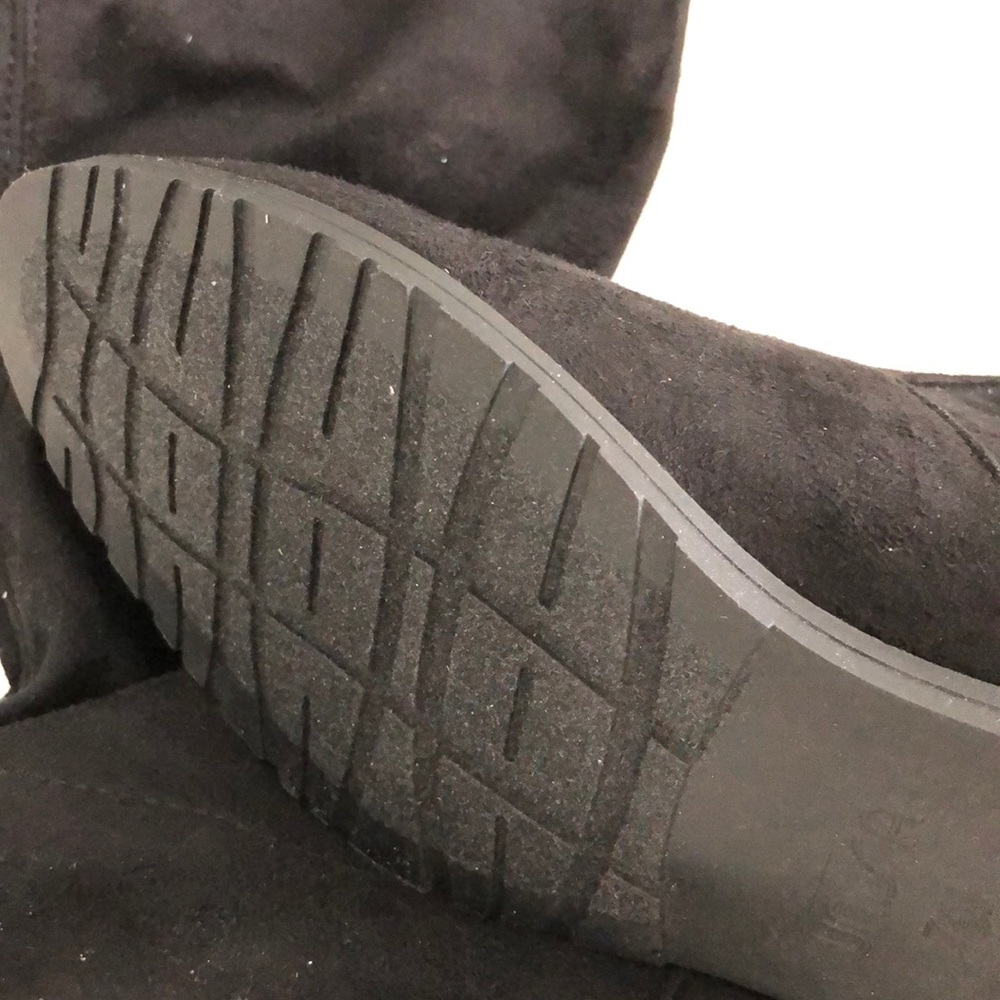 Boots (NEW) - Picture 2 of 4